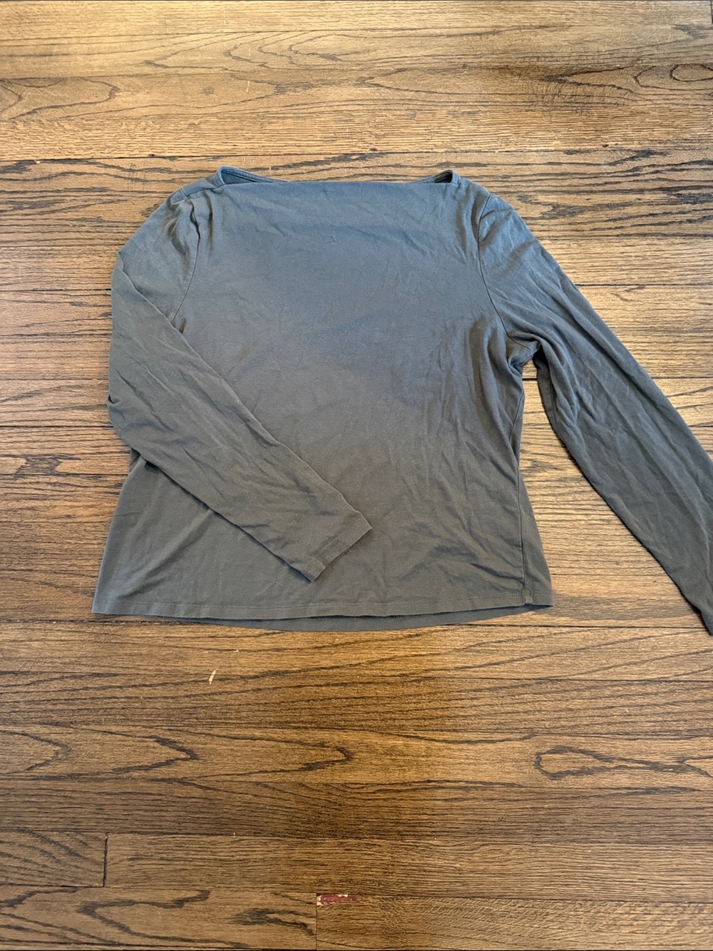 Tahari long-sleeve knit t-shirt XL